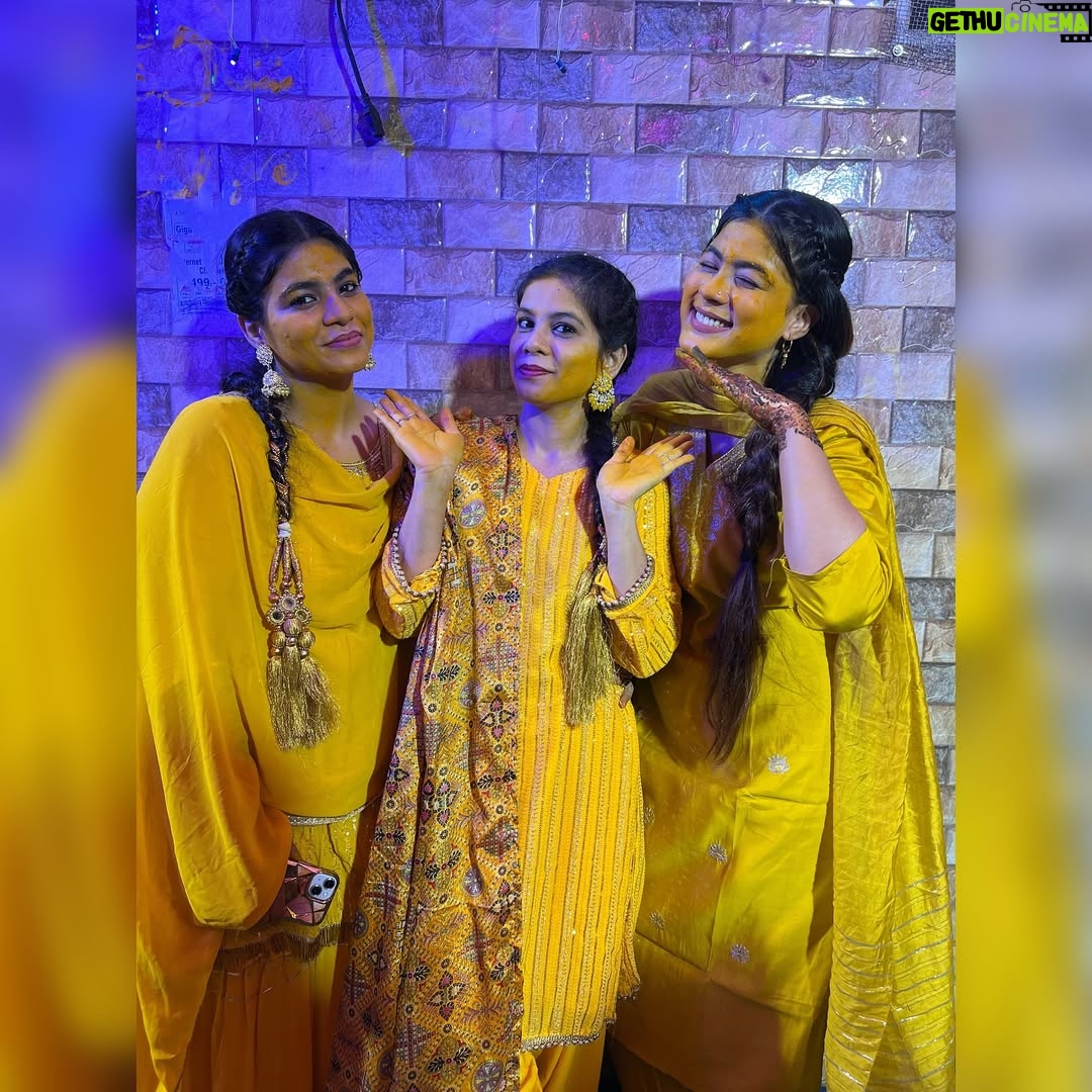 Muskan Saaphee - 14K Likes - Haldi vibe!!! 🌼💛
.
.
.
.
.
.
.
#mussfam #instagood #instalike #instafashion #instalove #instadaily #haldiceremony #vibe #haldifunction #explore #explorepage #foryou #foryoupage #trending #trendingsongs #trendingaudio #fyp #picoftheday #sisterlove❤️