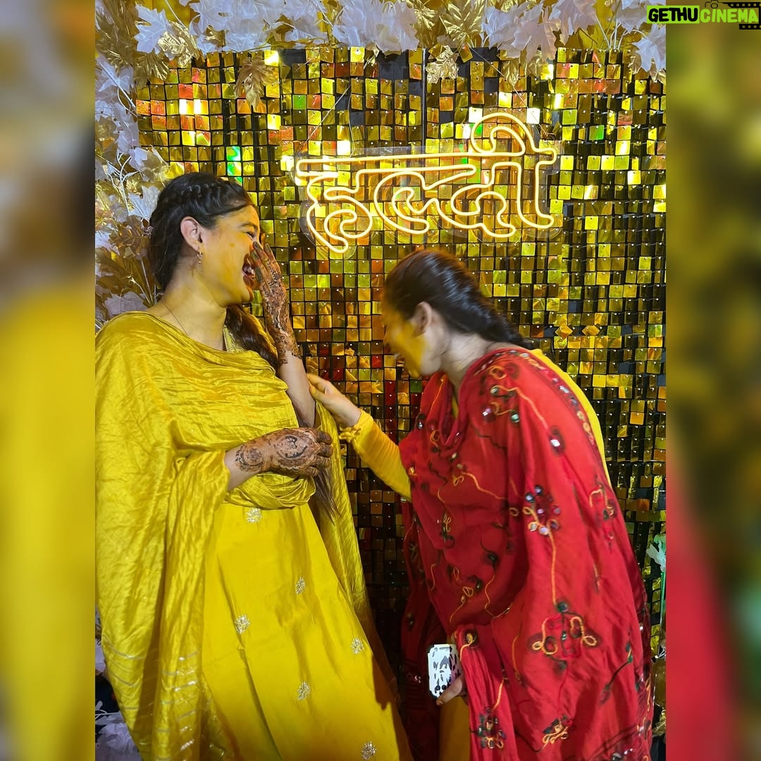 Muskan Saaphee - 14K Likes - Haldi vibe!!! 🌼💛
.
.
.
.
.
.
.
#mussfam #instagood #instalike #instafashion #instalove #instadaily #haldiceremony #vibe #haldifunction #explore #explorepage #foryou #foryoupage #trending #trendingsongs #trendingaudio #fyp #picoftheday #sisterlove❤️