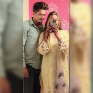 Muskan Saaphee Instagram - Kisi k liye apni adaatein badal dena b Ishq hai!!❤️🥀
.
.
.
.
.
.
.
#mussfam #mutif #love #explore #explorepage✨ #couple #goals #lovegoals #eid #mubarak #atifsaifee #foryou #foryoypage #trending #trending #trendingreels #trendingaudio #viral #post