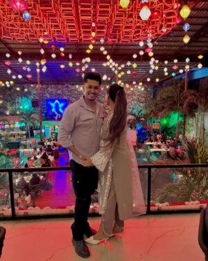 Muskan Saaphee Instagram - Yun hi badnam hai shadi agar sahi insan se hojaye toh zindagi roz khas lagti hai!!!!♥️♾️🥀💋
.
.
.
.
.
.
#mussfam #mutif #loveislove #birthdayvibes #insta #instagood #instalike #instafashion #instalove #instamood #instadaily #explore #explorepage #foryou #foryoupage #trending #trendingreels #trendingpost #viral #couplegoals #post #hubby