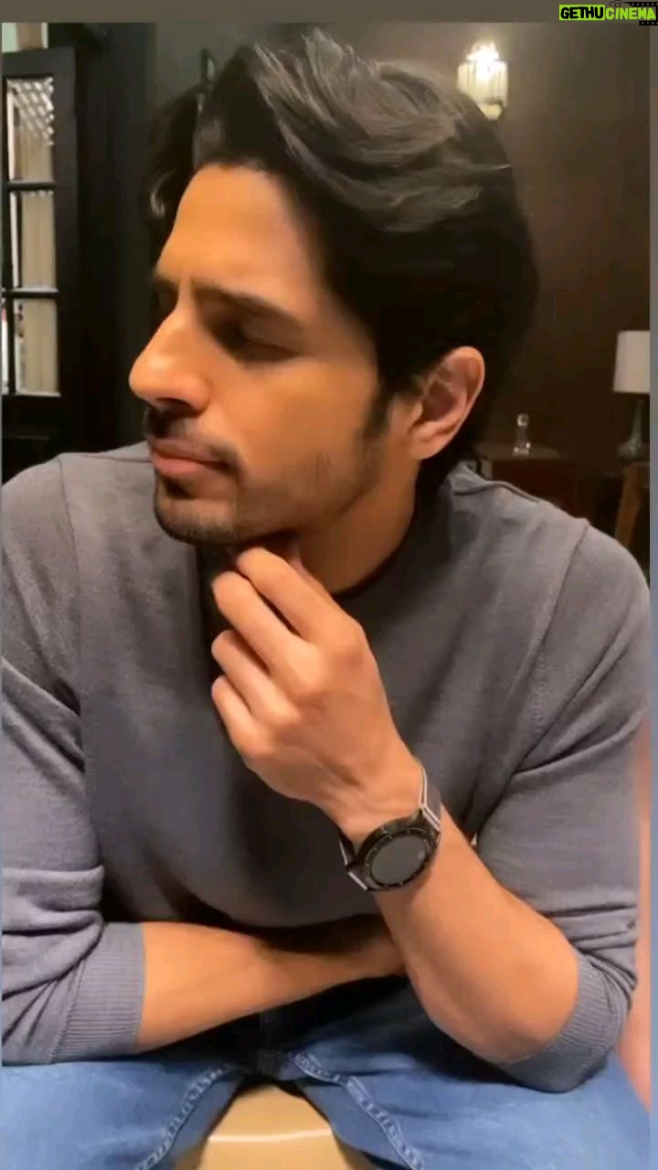 Myra and Kiara - 285.2K Likes - Little Dimple with her favourite Shershaah @sidmalhotra 🌸
Dreams do come true..✨words are less to describe how much happy i am today..thank you for this sweetest gesture @sidmalhotra . You are a gem. Kiara is on cloud9 ☁️stay blessed.💗🙌🏻
@kiaraaliaadvani
.
.
#shershaahreels #shershaah #shershaahonprime #shershaah #dharmaproductions #kiarakhanna #viral #viralreel #viralgirl #juniordimple #viralvideos #viralreels
