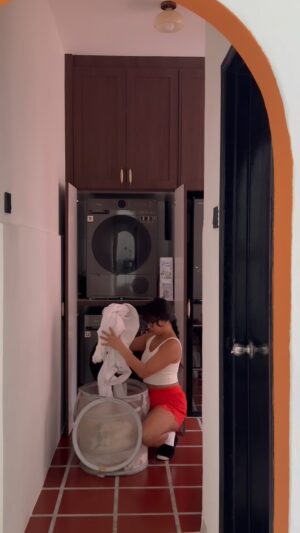 Nabila Huda Instagram - Let me introduce you pada one of harta yang penting & banyak berjasa kat rumah abil ni. Washer & Dryer @midea_malaysia ni memang luar biasa hebat dia! Oh please...Jangan request house tour sebab rumah masih berselerak lagi walaupun dah half year stay sini 🤣🤦🏽♀️
