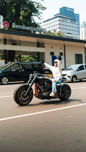 Nabila Putri Instagram - ini dia motor yang tiap mau di netral butuh dicongkeel pakeee tangan ! ga boleh galak dikit ngambekan ! Hahahaha penyayang banget sih kaya yang naik ! Susah memang !!!!
Sunday is sun dong !!!!