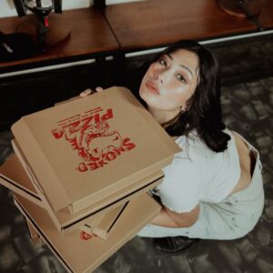 Nabila Putri Instagram - TODAY IS PIZZA DAY !!!
Tau ga bedanya pizza sama kamu?? Pizza di bagi bagi kamuuu mahhh buaaat aku aja !! AHHHH KAN !!!!
jadi pengen di gigitin! Pizzanya !!!!!!!