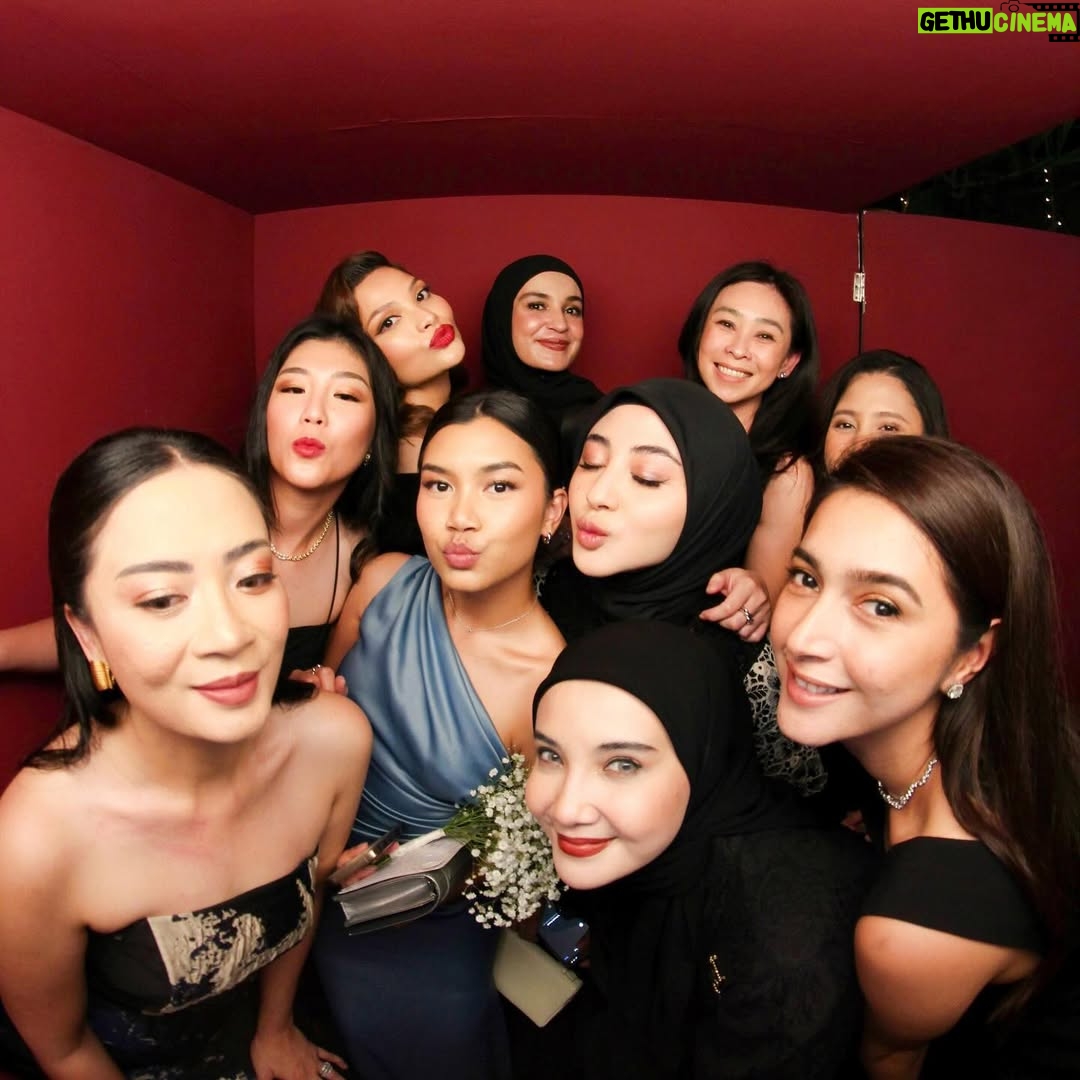 Nabila Syakieb - 68.7K Likes - Djiugo’s fabulous at @mandce & @giordyalifan wedding ❤️

#amanditangangio