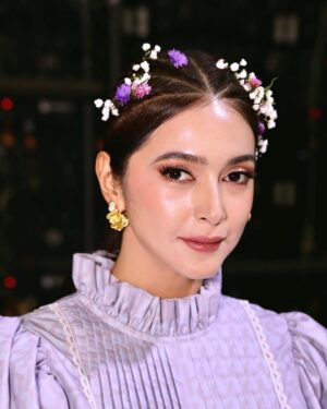 Nabila Syakieb Instagram - JFW 2023 for @hijabchic 🎀
MUA @nooibeauty
Hairdo @emixu_hair