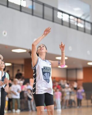 Nabila Syakieb Instagram - Mendadak anak basket gara2 @tya_ariestya , yang penting salam olahraga yakannnnn 😂😂😂