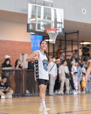 Nabila Syakieb Instagram - Mendadak anak basket gara2 @tya_ariestya , yang penting salam olahraga yakannnnn 😂😂😂