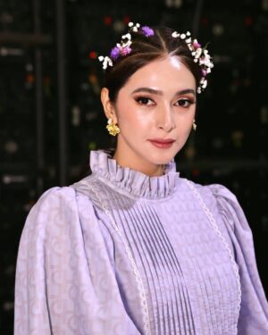 Nabila Syakieb Instagram - JFW 2023 for @hijabchic 🎀
MUA @nooibeauty
Hairdo @emixu_hair