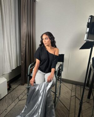 Nabila Tapia Instagram - It’s never too late baby ✨
Dress: @stephxdesings
Makeup: @keilatineoartistry
Hair: @wavesbybryan