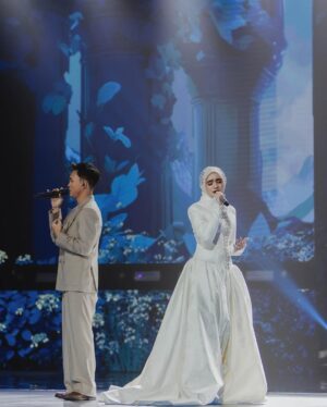 Nabila Taqiyyah Instagram - recap indonesian idol🤍 thank you! @indonesianidolid
gown @dimassinggih @houseofdimassinggih
mua&stylish @ziahfauziahbajry
