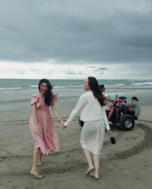 Nabila Zavira Instagram - all the feels🌺🌊