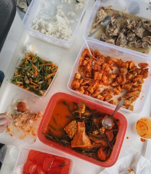 Nabila Zavira Instagram - 🥥🥘🐚🌺