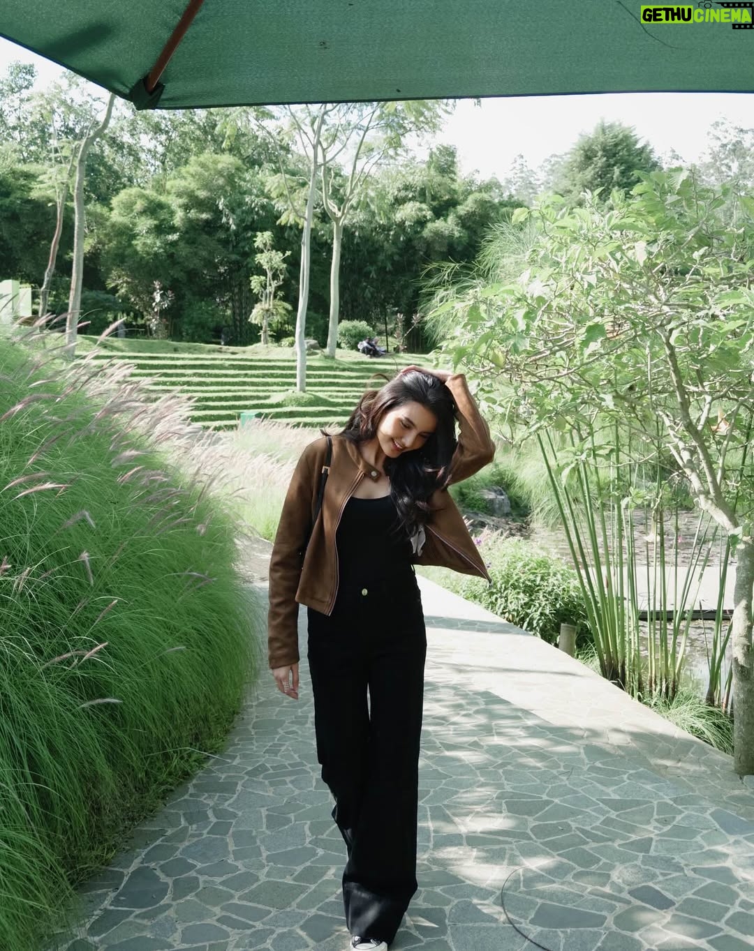 Nabila Zavira - 53.5K Likes - mini trips🥤
