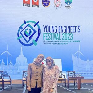 Nabilah Ratna Ayu Azalia Instagram - Bismillahirrahmanirrahim
From Idol till Jannah with @bchsr_
Barakallah fii umrik BEBBYYY!
Ga kerasa ya dulu kayaknya di JKT48 kita masih bocil2 dan ternyata udh hampir 13 tahun kita temenan, dari umur gue masih 11 tahun sampe sekarang udh mau 25, dan sekarang lo 26! Alhamdulillah semoga masih bisa bareng-bareng terus sampe nanti kita nikah, punya anak jadi kalo ketemu lg udah bawa bocil-bocil ya bukan kita nya yg jadi bocil lg hahaha🤣🫣
Semoga apapun yg Beby inginkan tercapai ya beb di tahun ini satu per satu, semoga Allah berikan kemudahan di setiap langkah lo, dan yg terpenting tetep jadi Beby yg gue kenal dari 13 tahun yg lalu tapi semoga bisa terus menjadi pribadi yg lebih baik semakin dekat sama Allah🤍
Maaf ya beb kalo kadang gue berisik eh ga kadang sih tapi sering wkwk tp tp tp dalam hati gue sebenernya sayang banget sama lo, udeh kayak kk gue sendiri wkwkw. Tetep jadi temen sholat gue ya beb di setiap kegiatan apapun🤪
Dah ah kepanjangan hahah sesekali sok romantis gpp lah ya. Love you Beb! Jangan nangis baca nya😜Semoga Allah selalu jaga persahabatan kita ya dari jaman jadi idol sampai jannah seperti judul di atas Aamiin🤲🏻