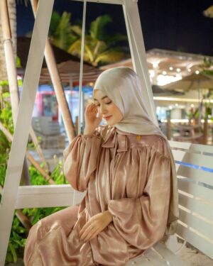 Nabilah Ratna Ayu Azalia Instagram - الْحَمْدُ لِلَّهِ الَّذِى بِنِعْمَتِهِ تَتِمُّ الصَّالِحَاتُ
11.11 banyak bersyukur selain banyak promo😜InsyaAllah banyak berkah juga buat aku Aamiin🤲🏻
#25hiningAndPreciousNabilah 🤍
Allahumma bariik