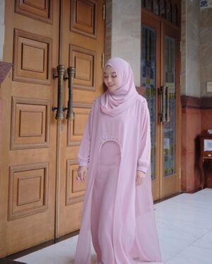 Nabilah Ratna Ayu Azalia Instagram - Eid brings out the cutest smiles and the warmest hearts🤍
Allahumma bariik
