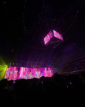 Nabilah Ratna Ayu Azalia Instagram - JKT48 13th Anniversary Concert Wonderland🤍
Dulu ditonton, sekarang jadi yg nonton dulu😝
Padahal cuma nonton tapi rasa deg-degannya masih sama kayak waktu dulu mau perform, apakah artinya aku harus perform lagi?🤣
Allahumma bariik
#JKT48
#jkt4813thanniversaryconcert