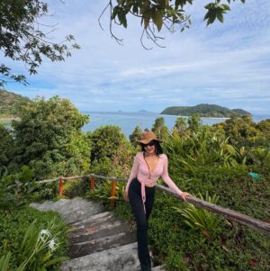 Nadia Brian Instagram - Paradise ✨💗
#NadiaBrian