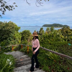 Nadia Brian Instagram - Paradise ✨💗
#NadiaBrian