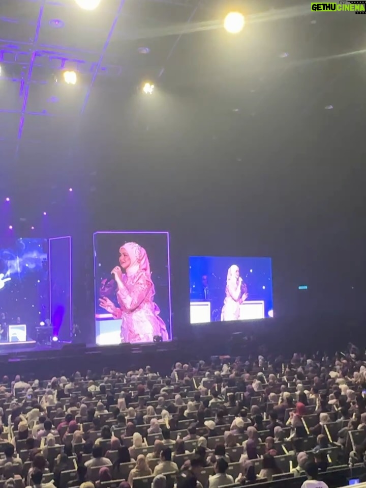 Nadia Brian - 4.8K Likes - Biduanita Negara 🇲🇾❤️

Mak Iti will always be my ICON😘
@ctdk 

I love u so much!!

Thank u kakak for this 🥹😭🤲💗 @sofeamohamed 
Happy takkk @aynhain 😚😚😚

#NadiaBrian
#violetskiesconcert 
#SitiZoners