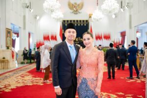 Nagita Slavina Instagram - Bismillah .... Ya Allah Ya Rabb .... 
Mohon Doa dan Restu 🇮🇩🫡 🥹🩵🙏

Presidential Special Envoy for the Development of Youth and Arts Professionals

Utusan Khusus Presiden 🇮🇩
" Bidang Pembinaan Generasi Muda dan Pekerja Seni "

Selasa 22 Oktober 2024

#utusankhususpresiden 
#pembinaangenerasimuda 
#pekerjaseni