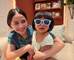 Nagita Slavina Instagram - Selamat pagi sayangku ❤️🩵