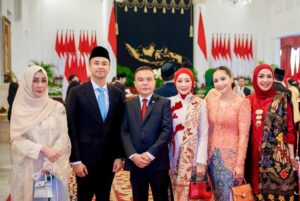Nagita Slavina Instagram - Bismillah .... Ya Allah Ya Rabb .... 
Mohon Doa dan Restu 🇮🇩🫡 🥹🩵🙏

Presidential Special Envoy for the Development of Youth and Arts Professionals

Utusan Khusus Presiden 🇮🇩
" Bidang Pembinaan Generasi Muda dan Pekerja Seni "

Selasa 22 Oktober 2024

#utusankhususpresiden 
#pembinaangenerasimuda 
#pekerjaseni