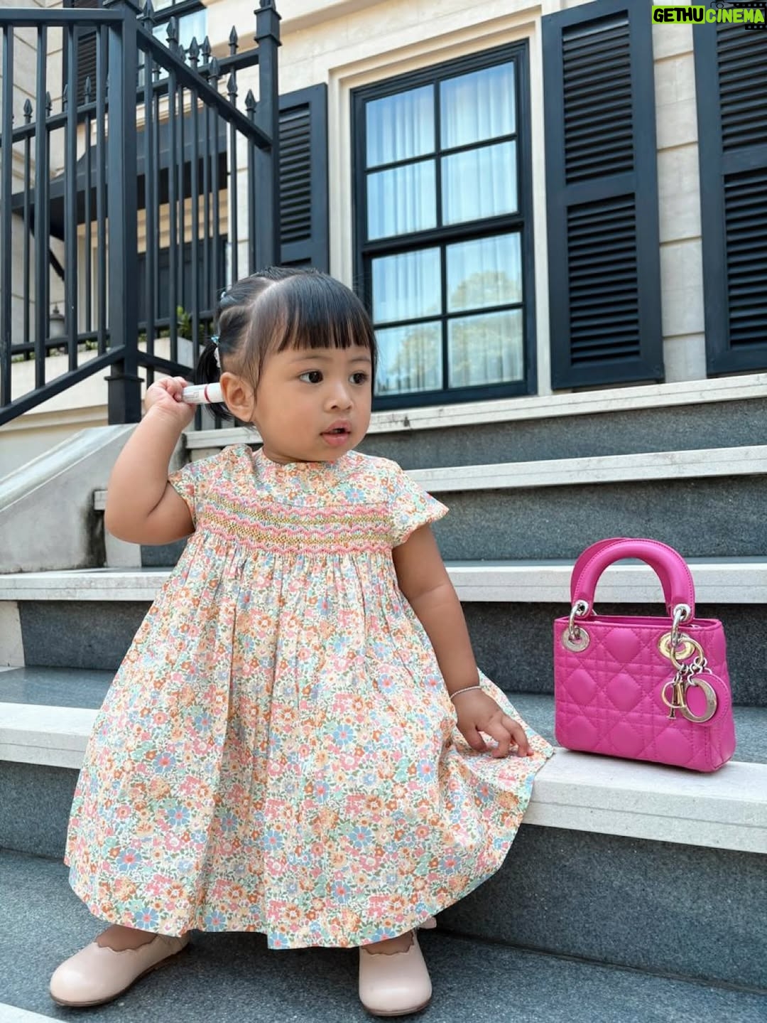 Nagita Slavina - 413.5K Likes - Jangan lupa touch up dulu ya sayy ❤️❤️😂