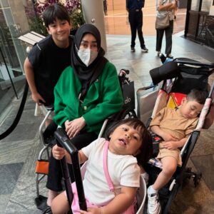 Nagita Slavina Instagram - Alhamdulillah Mama @amy_r_qanita udah boleh pulang dan rawat jalan ❤️🩵 
Harus jaga kesehatan ya ma , banyak yang sayang Mama 💕