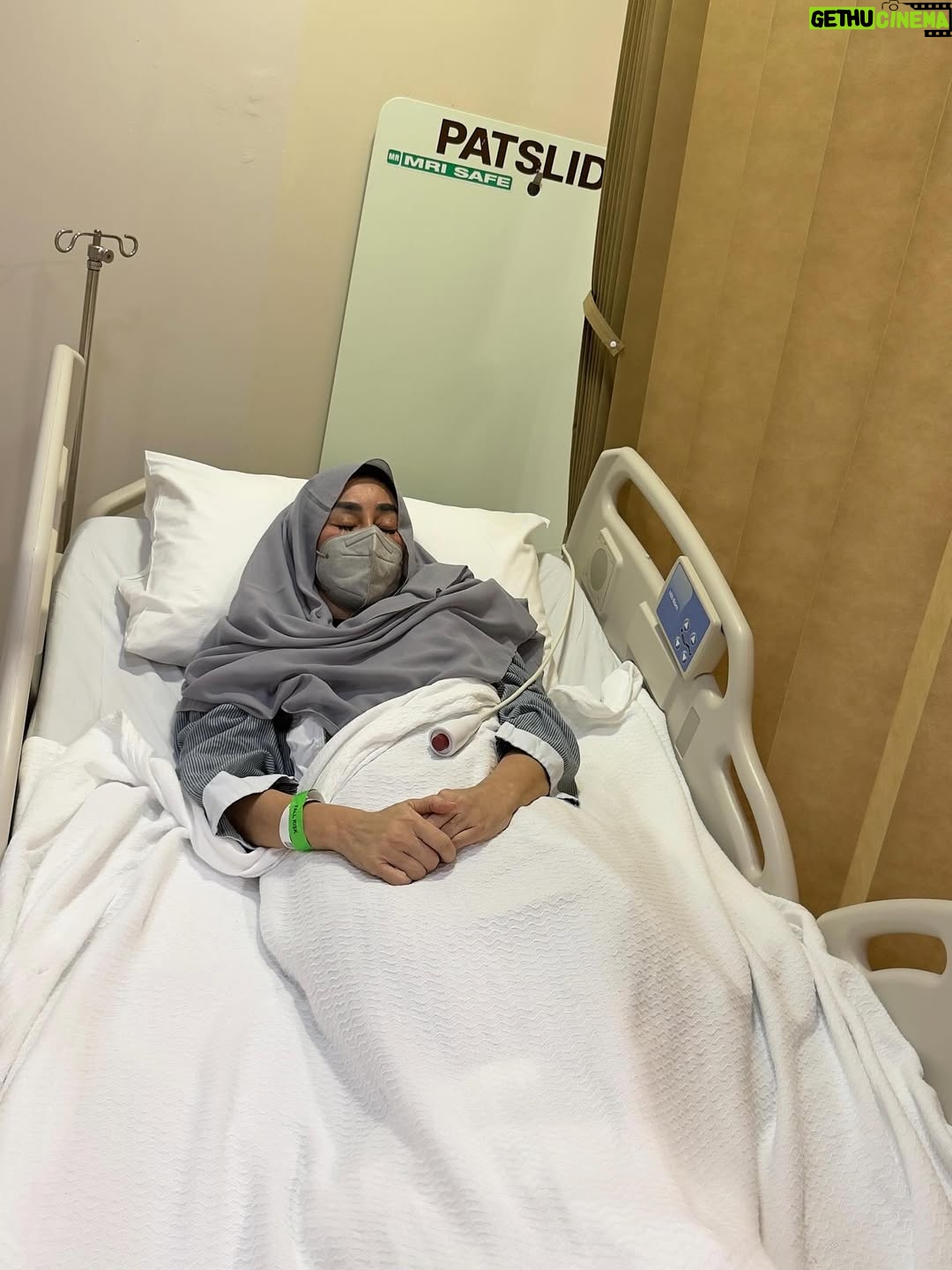 Nagita Slavina - 384.3K Likes - Ya Allah, limpahkanlah kesehatan, kekuatan, dan kebahagiaan untuk Mama @amy_r_qanita . Jagalah beliau dalam setiap langkah, angkat segala rasa sakit dan beban, serta berkahi setiap harinya dengan ketenangan, cinta, dan rahmat-Mu. Aamiin 🙏❤️🥹
