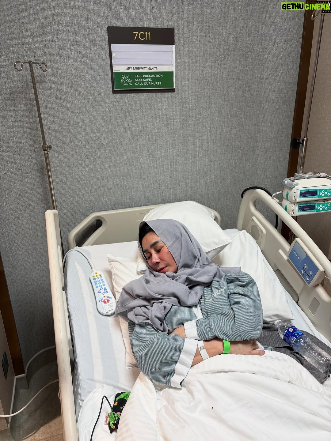 Nagita Slavina - 1 Million Likes - Mohon doa untuk Mama tercinta yang akan menjalani operasi besok/lusa. Semoga diberikan kesehatan, kelancaran, dan ketenangan hati ❤️ Semoga kita semua selalu dalam rahmat dan lindungan Allah SWT. Aamiin 🙏🥹 Love u You Mom 😘🥹