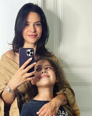 Najla Ben Abdallah Instagram - #skincarenatural #nomakeupneeded #selfcare #embraceyourself #shiseido #bioperformance @pointm_parfumeries ❤️