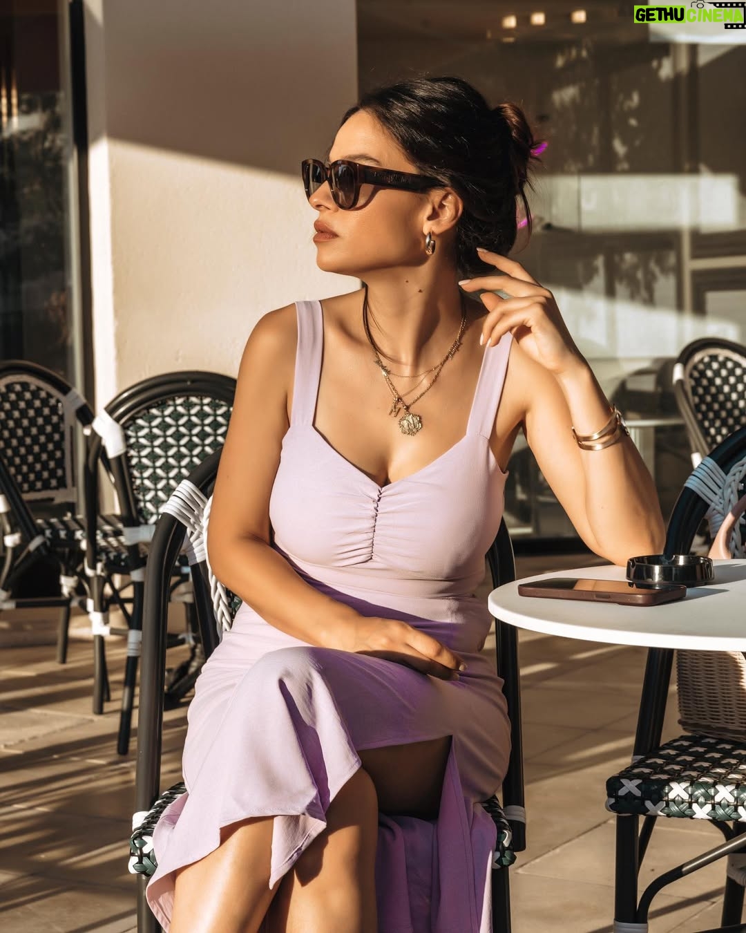 Najla Ben Abdallah - 28.8K Likes - « La vie est belle et pleine de sens dans son absurdité, pour peu que l’on sache y ménager une place pour tout et la porter toute entière en soi dans son unité ; alors la vie d’une manière où d’une autre forme un ensemble parfait . » @zen.tunisie ❤️