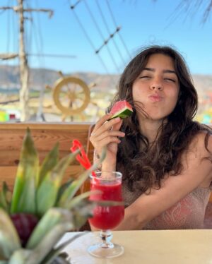 Najla Ben Abdallah Instagram - #familytime #motheranddaughters #endlesslove #summervibes☀️ @lflouka bateau ⛵️