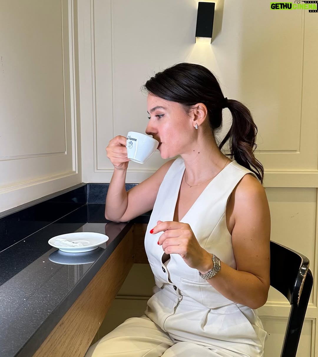 Najla Ben Abdallah - 17.8K Likes - Inhale the caffeine exhale the negativity @cafesbenyedder ❤️