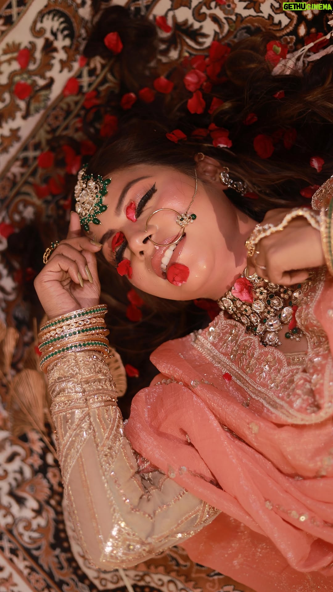 Najul Sheikh - 654 Likes - Unleash your inner diva — from soft glam to full bridal transformation, get the look you truly deserve 💄✨
Only at Simran Sajal Makeup Studio & Academy
📍 Chandra Arcade, Dhaiya, Dhanbad
📞 8800267908 – Book your glam now!
Makeup - @makeupstudiobysimransajal25 
Outfit- @the_blushingbrides h
Jewellery- @simmithebeautyhub 
Shot by- @abhivoxstudio 
.
.
#SimranSajalMakeup #BridalMakeupDhanbad #MuslimBride #HijabiBride #softglamlook #DhanbadMakeupArtist #BridalGlam #NikkahMakeup #HalalMakeup #MakeupTransformation #ExplorePage #MakeupReels #bridalmakeup #pakistanibride #muslimweddigmakeup
Bridal makeup Dhanbad , best makeup artist in Dhanbad , party makeup in Dhanbad , Muslim makeup