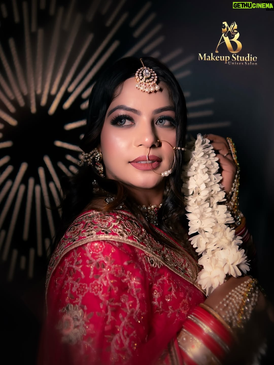 Najul Sheikh - 3 Likes - DHANBAD A.B MAKEUP STUDIO & ACADEMY & PHUSRO . CHARMING SALON & ACADEMY 
.
Makeup by -  @abmakeupstudio2 & @_charming_salon_ 
jewellery from- @dare.to.dazzle21 
photographer-  @abhijeet_kashyap91 
Location:- Add. New tech,grand 3,main road,saraidhela ,dhanbad
mob no.9006710107
30% off in course 
Smoothening and keratin 50% off
30%off on makeup booking
#dhanbad #insta #makeupbyabmakeupstudio #bebo_1331 #jharkhand #insgram #hdmakeupartist