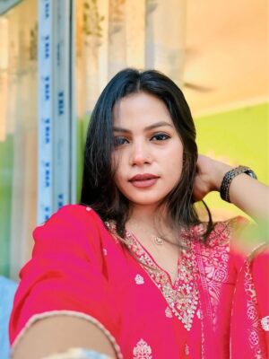 Najul Sheikh Instagram - Radha gori gori 🥰
.
.
.
.
.
#photo #trend #viralphoto #instadaily #instagram #instapic #insstapost #radhagorigori #radha