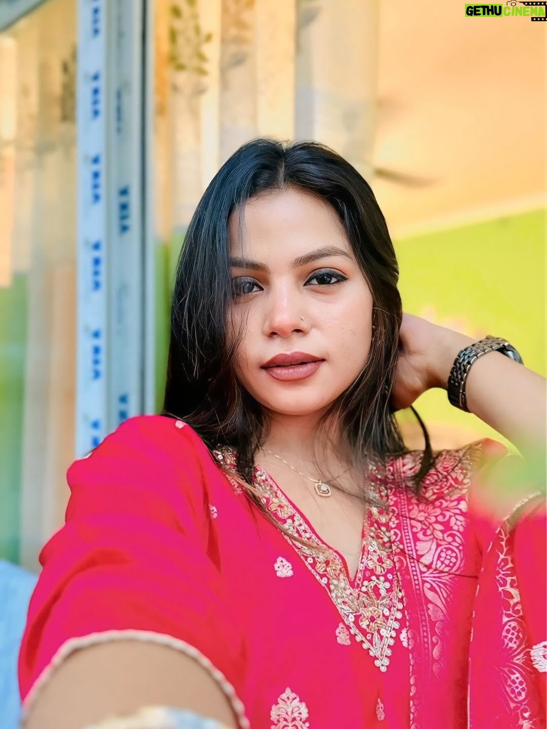Najul Sheikh - 3 Likes - Radha gori gori 🥰
.
.
.
.
.
#photo #trend #viralphoto #instadaily #instagram #instapic #insstapost #radhagorigori #radha