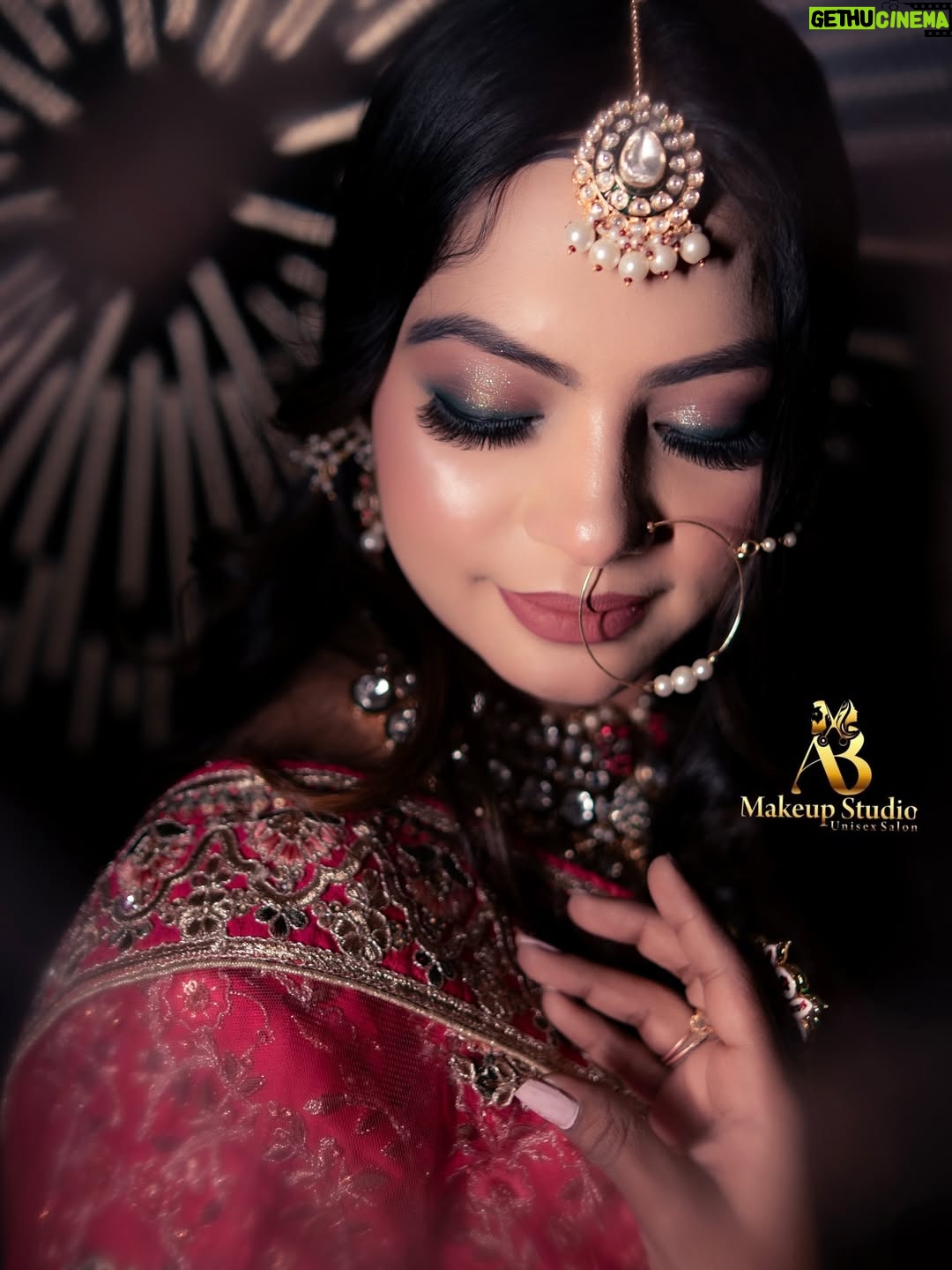 Najul Sheikh - 3 Likes - DHANBAD A.B MAKEUP STUDIO & ACADEMY & PHUSRO . CHARMING SALON & ACADEMY 
.
Makeup by -  @abmakeupstudio2 & @_charming_salon_ 
jewellery from- @dare.to.dazzle21 
photographer-  @abhijeet_kashyap91 
Location:- Add. New tech,grand 3,main road,saraidhela ,dhanbad
mob no.9006710107
30% off in course 
Smoothening and keratin 50% off
30%off on makeup booking
#dhanbad #insta #makeupbyabmakeupstudio #bebo_1331 #jharkhand #insgram #hdmakeupartist