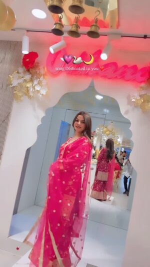 Najul Sheikh Instagram - kise Dedicate krna chahoge ye song
.
.
.
.
.
Dress from:- @theodhani_
.
#dhanbad #bebo_1331 #jharkhand #reel #foryou #reelsinstagram #foryou #trend #odhani #najul #jharkhand