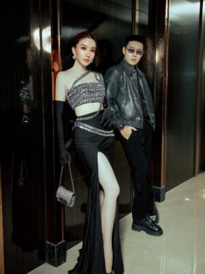 Nan Su Yati Soe Instagram - Black #couple#voyah #lauching 🖤