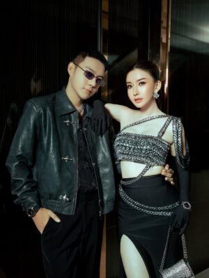 Nan Su Yati Soe Instagram - Black #couple#voyah #lauching 🖤