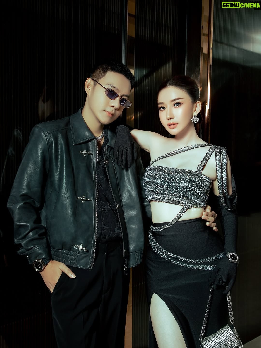 Nan Su Yati Soe - 2.4K Likes - Black #couple#voyah #lauching 🖤