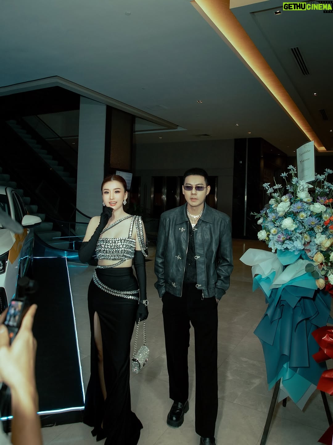 Nan Su Yati Soe - 2.4K Likes - Black #couple#voyah #lauching 🖤