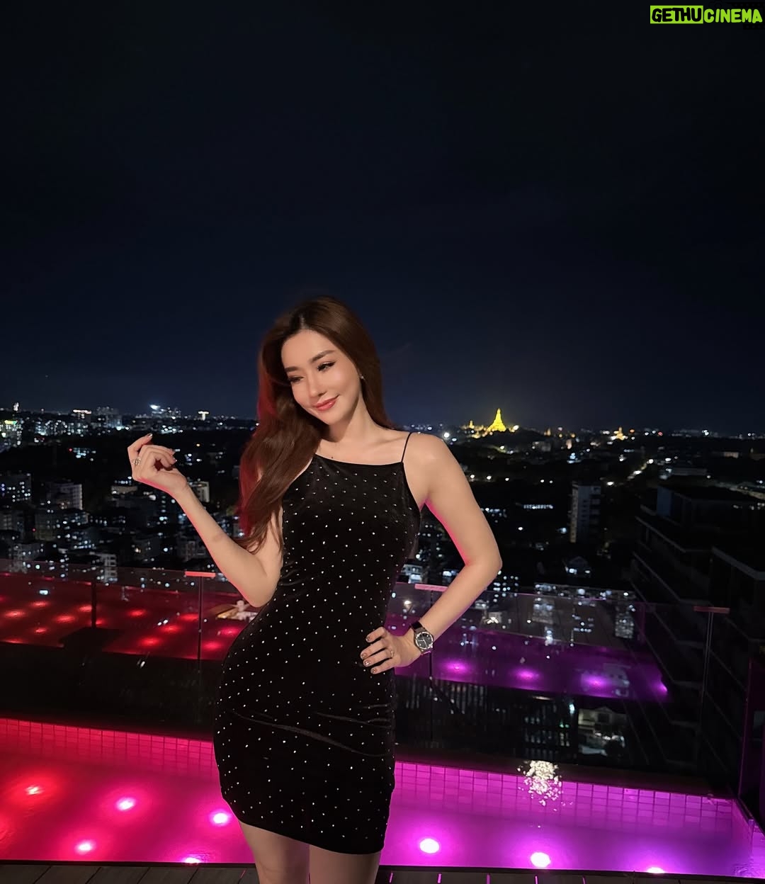 Nan Su Yati Soe - 1K Likes - Lost in the dazzling glow of the city lights ✨ 🖤 🖤🖤 #night #city #twinkle #star #dazzling