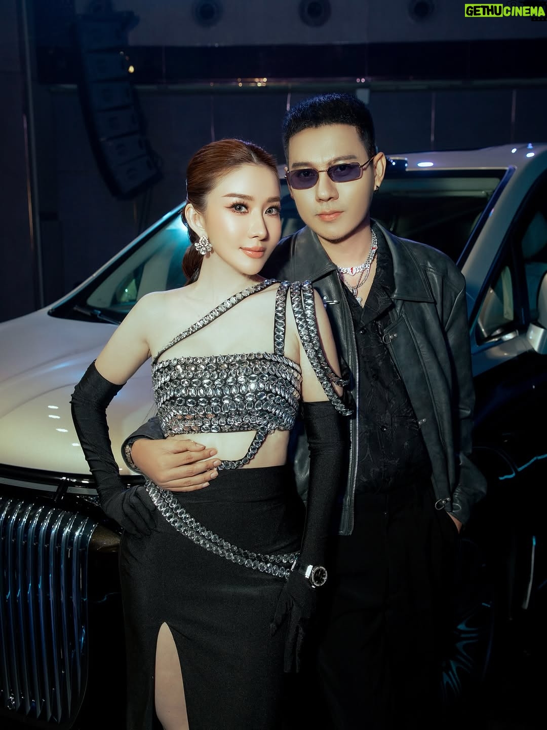 Nan Su Yati Soe - 2.4K Likes - Black #couple#voyah #lauching 🖤