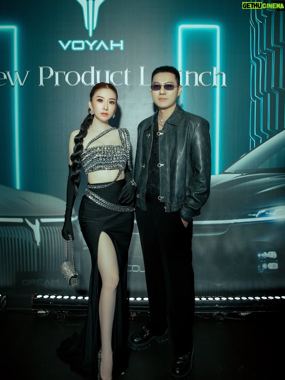 Nan Su Yati Soe - 2.4K Likes - Black #couple#voyah #lauching 🖤