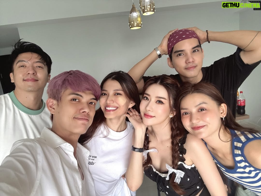 Nan Su Yati Soe - 1.1K Likes - #holiday #homeparty #chitchat #friends #friends